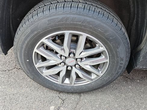 Used 2018 GMC Acadia SLE image 7