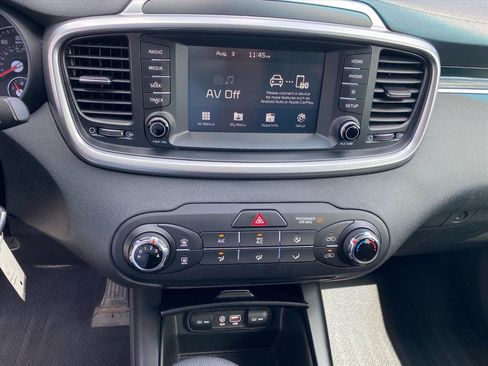 Used 2020 Kia Sorento LX AWD/4WD image 12