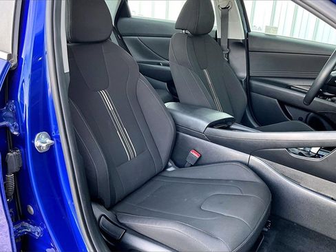 Used 2025 Hyundai Elantra SEL image 7