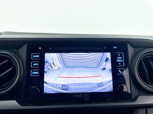 Used 2019 Toyota Tacoma TRD Off-Road image 5