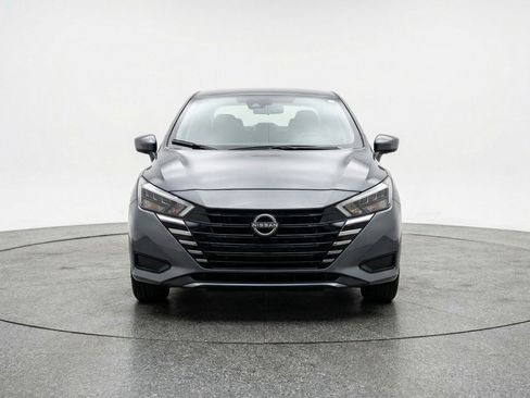 Used 2025 Nissan Versa SV image 2
