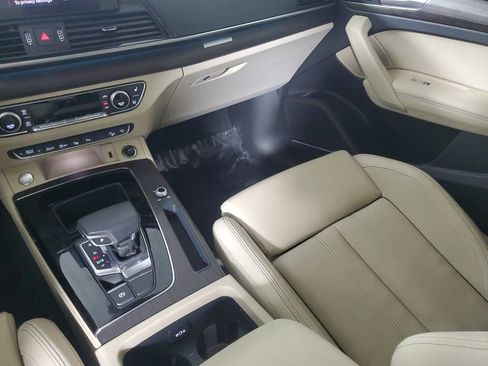 Used 2024 Audi Q5 2.0T Prestige w/ Prestige Package image 19