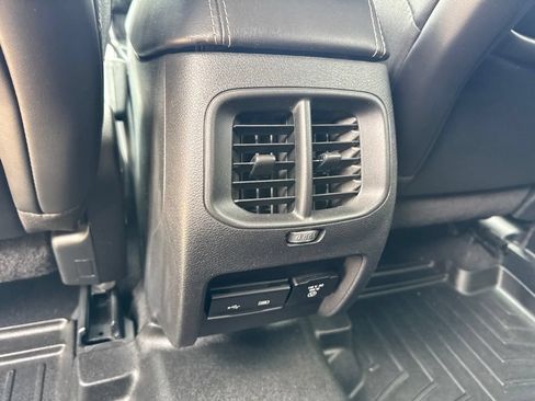 Used 2020 Jeep Cherokee Limited AWD/4WD image 22
