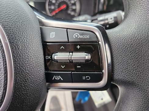 Used 2023 Kia Sorento LX image 26