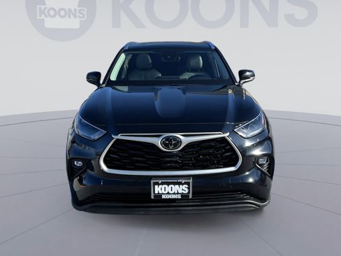 Used 2021 Toyota Highlander XLE image 11