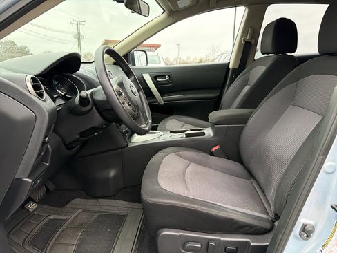 Used 2013 Nissan Rogue SV image 16