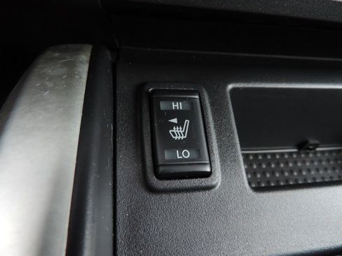 Certified 2024 Nissan Titan SV w/ SV Convenience Package image 25