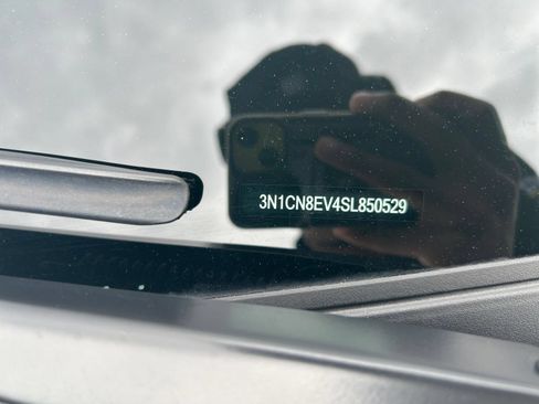 Used 2025 Nissan Versa SV FWD image 22