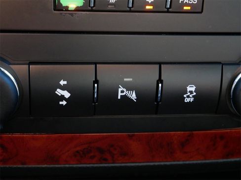 Used 2013 Chevrolet Tahoe LT w/ Luxury Package image 26