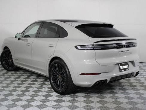 New 2026 Porsche Cayenne GTS image 3