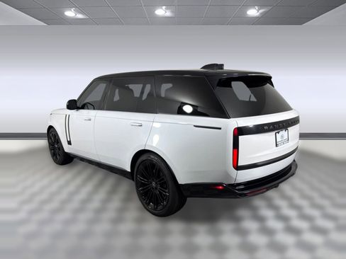 Used 2025 Land Rover Range Rover Long Wheelbase SE image 3