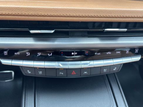 Certified 2024 Cadillac XT4 Sport AWD/4WD image 19