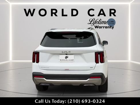 Used 2025 Kia Sorento S AWD/4WD image 4