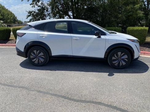 Used 2024 Nissan Ariya AWD image 7