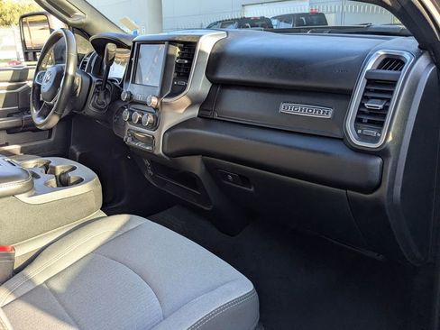 Used 2024 RAM 3500 Big Horn image 31
