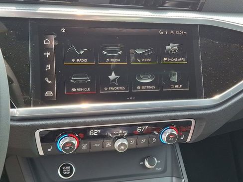 New 2025 Audi Q3 2.0T Premium image 3