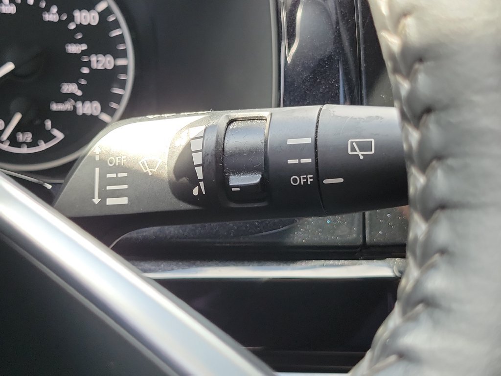 Used 2024 Nissan Pathfinder SV FWD image 35