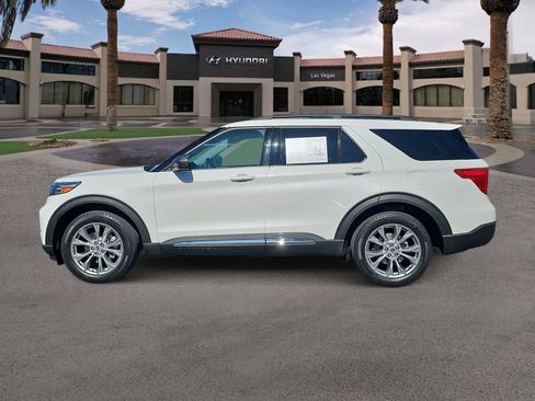 Used 2021 Ford Explorer XLT w/ Equipment Group 202A AWD/4WD image 5
