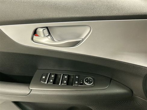 Certified 2023 Kia Forte LXS image 11