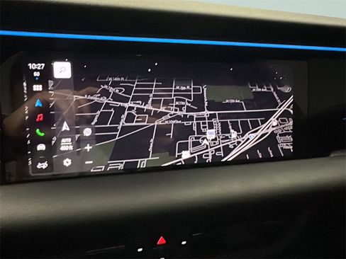 Used 2025 Porsche Macan 4S Electric image 29