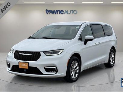 Used 2023 Chrysler Pacifica Touring-L