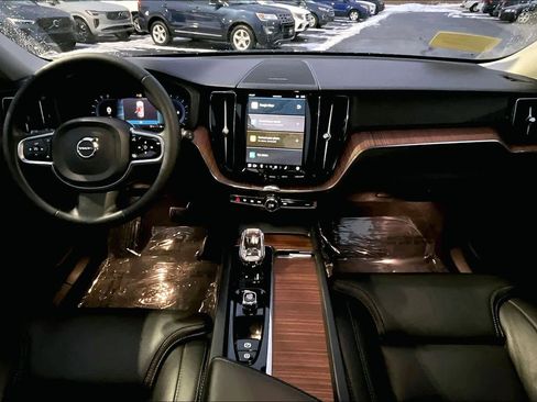 Used 2023 Volvo XC60 B5 Ultimate w/ Climate Package image 14
