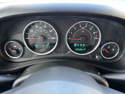 Used 2016 Jeep Wrangler Rubicon w/ Power Convenience Group AWD/4WD image 24
