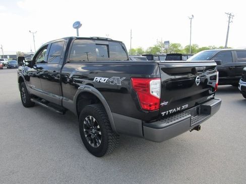 Used 2017 Nissan Titan PRO-4X image 4