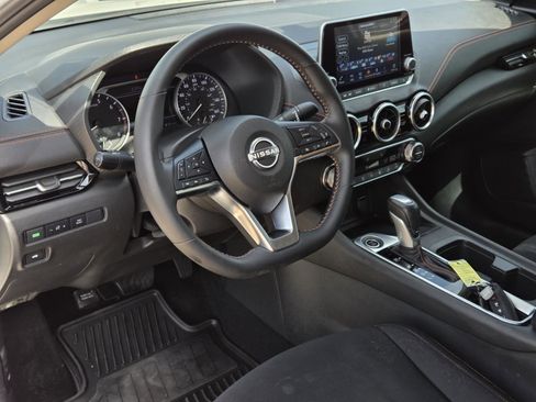 Used 2025 Nissan Sentra SR FWD image 25