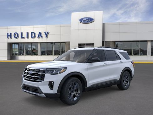 Used 2026 Ford Explorer Active w/ Active Comfort Package AWD/4WD image 2