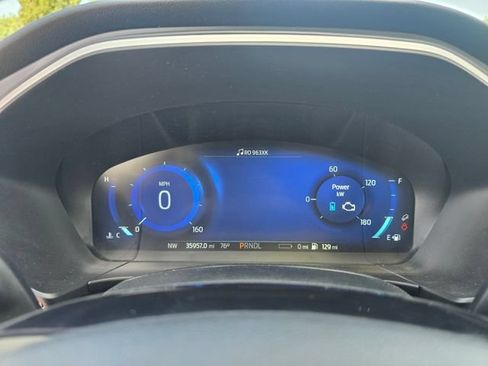 Used 2022 Ford Escape SEL w/ Technology Package FWD image 29
