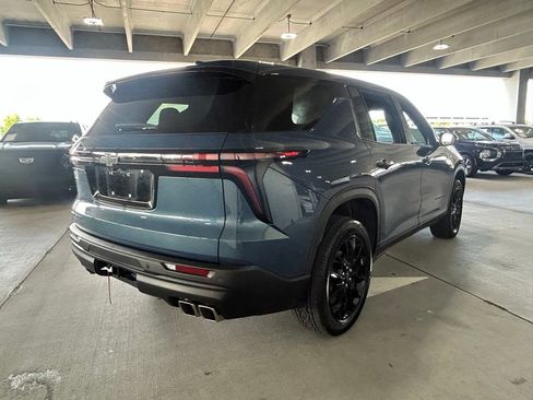 Used 2024 Chevrolet Traverse LS w/ Midnight/Sport Edition FWD image 5