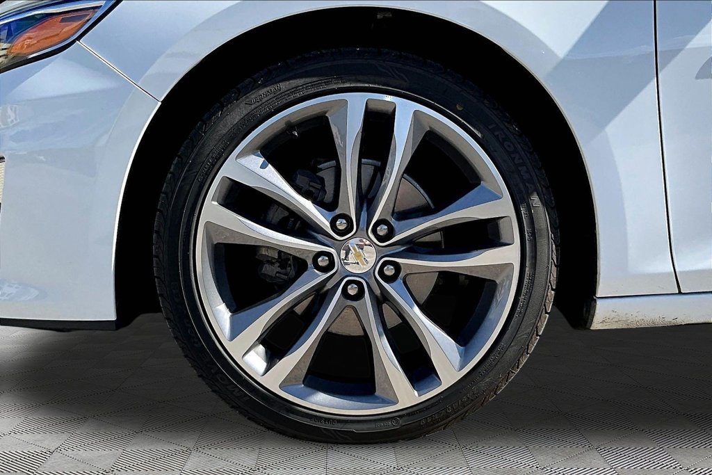 Used 2025 Chevrolet Malibu LT FWD image 34