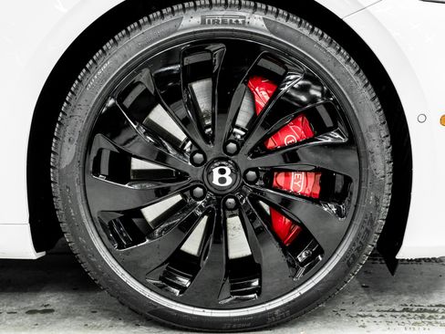 Used 2025 Bentley Continental GT AWD/4WD image 32