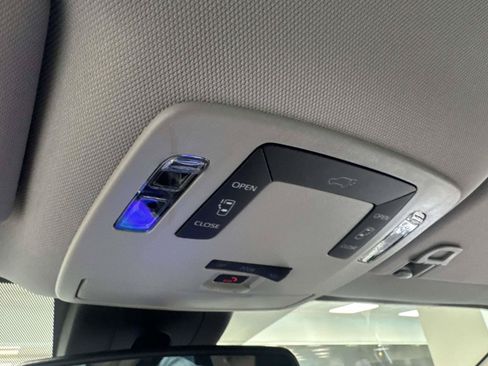 Used 2026 Toyota Sienna LE FWD image 29