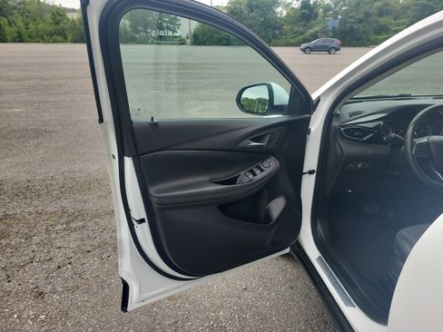 Used 2023 Buick Encore GX Select AWD/4WD image 15