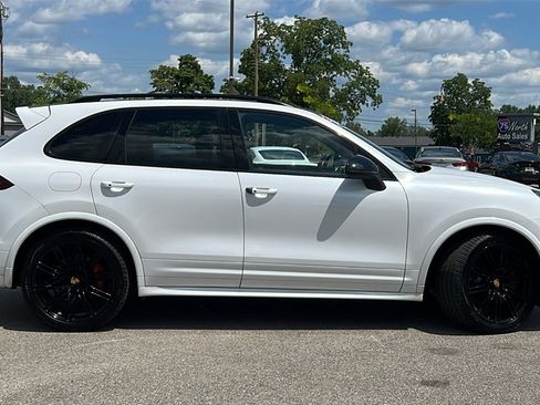 Used 2016 Porsche Cayenne GTS image 4