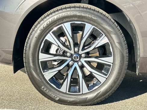 Used 2025 Volvo XC60 B5 Core w/ Protection Package Premier image 32