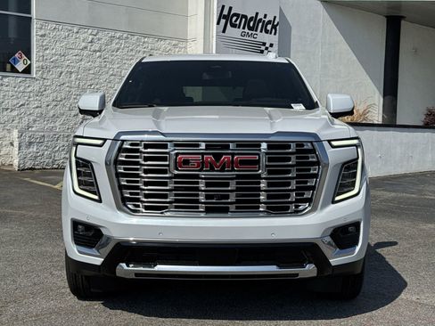 Used 2026 GMC Yukon Denali w/ Sun & Power Step Package AWD/4WD image 3