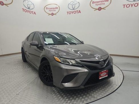 Certified 2019 Toyota Camry SE image 1