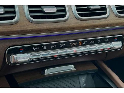 Used 2024 Mercedes-Benz GLS 450 4MATIC image 16