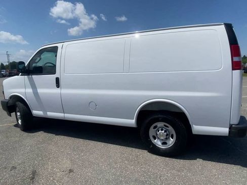 New 2025 Chevrolet Express 3500 w/ Driver Convenience Package RWD image 7