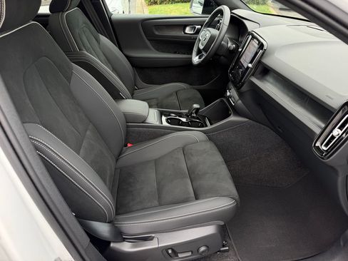 Certified 2023 Volvo C40 P8 Recharge Plus AWD/4WD image 15