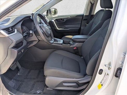 Used 2020 Toyota RAV4 LE image 14