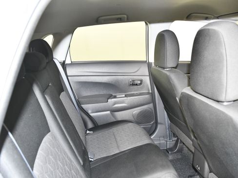 Used 2022 Mitsubishi Outlander Sport LE FWD image 34