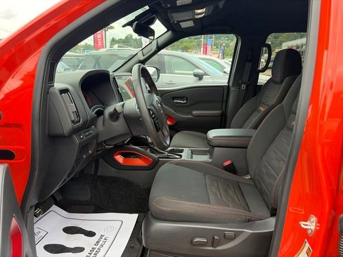 Certified 2025 Nissan Frontier PRO-4X AWD/4WD image 11