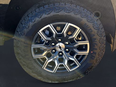 New 2026 Chevrolet Colorado Z71 w/ Technology Package image 11