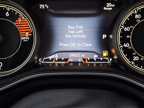 Used 2021 Jeep Cherokee Latitude Lux w/ Sun & Sound Group AWD/4WD image 21