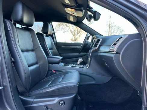 Used 2017 Jeep Grand Cherokee Limited image 24