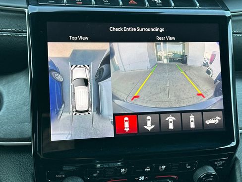 Used 2024 Jeep Grand Cherokee L Limited w/ Luxury Tech Group II image 21